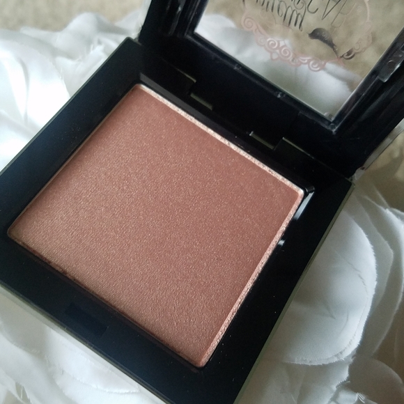 PRETTY VULGAR Highlighter - Picture 2 of 4